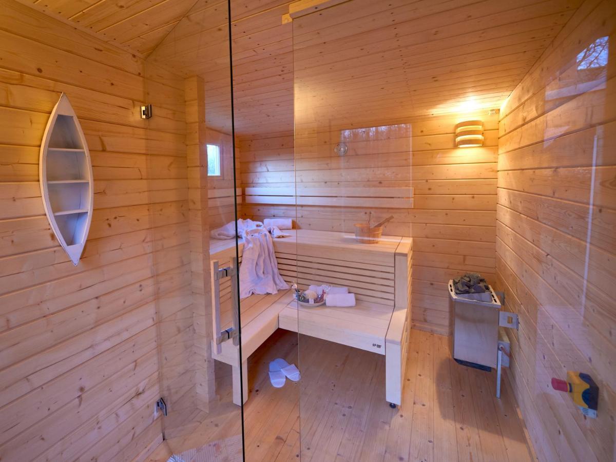 Strandschloesschen - Haushaelfte 2 Holiday home Sellin (Rugen)